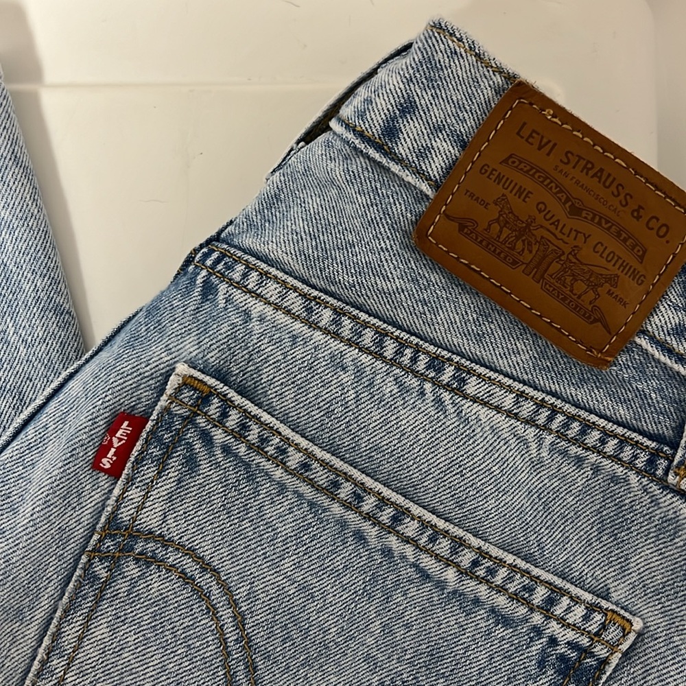 The ICONIC Levi’s 501’s - Picture 2 of 4